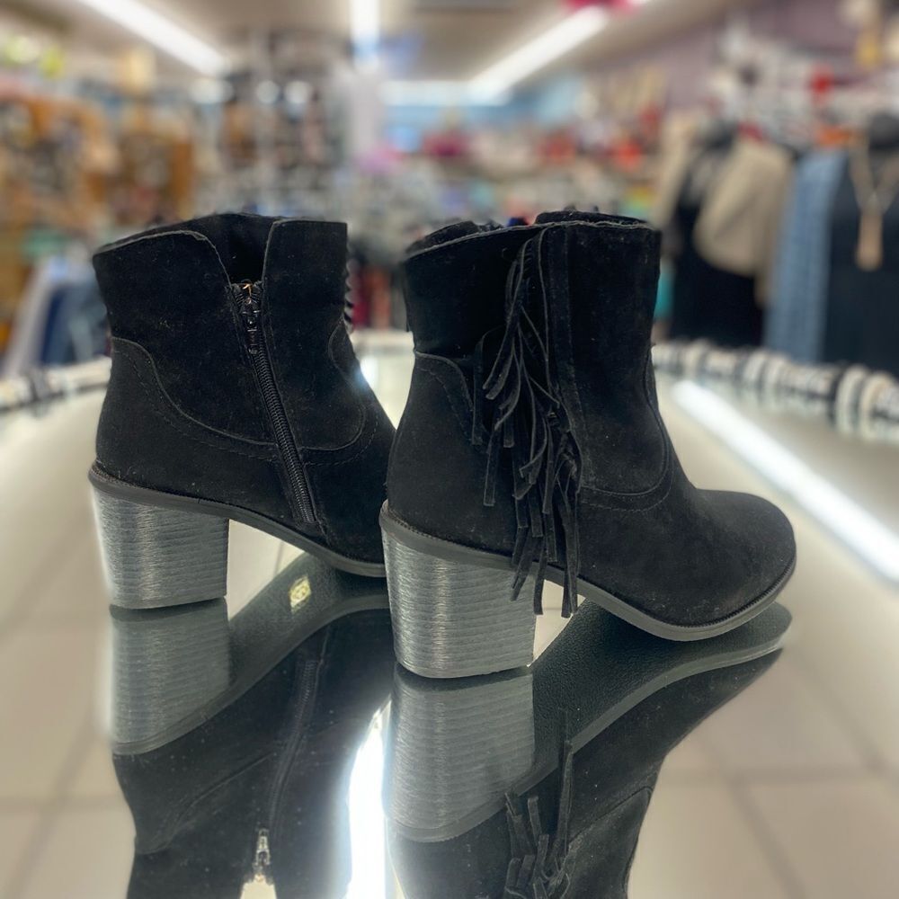🛍️ 7W Black Suede Booties Lane Bryant